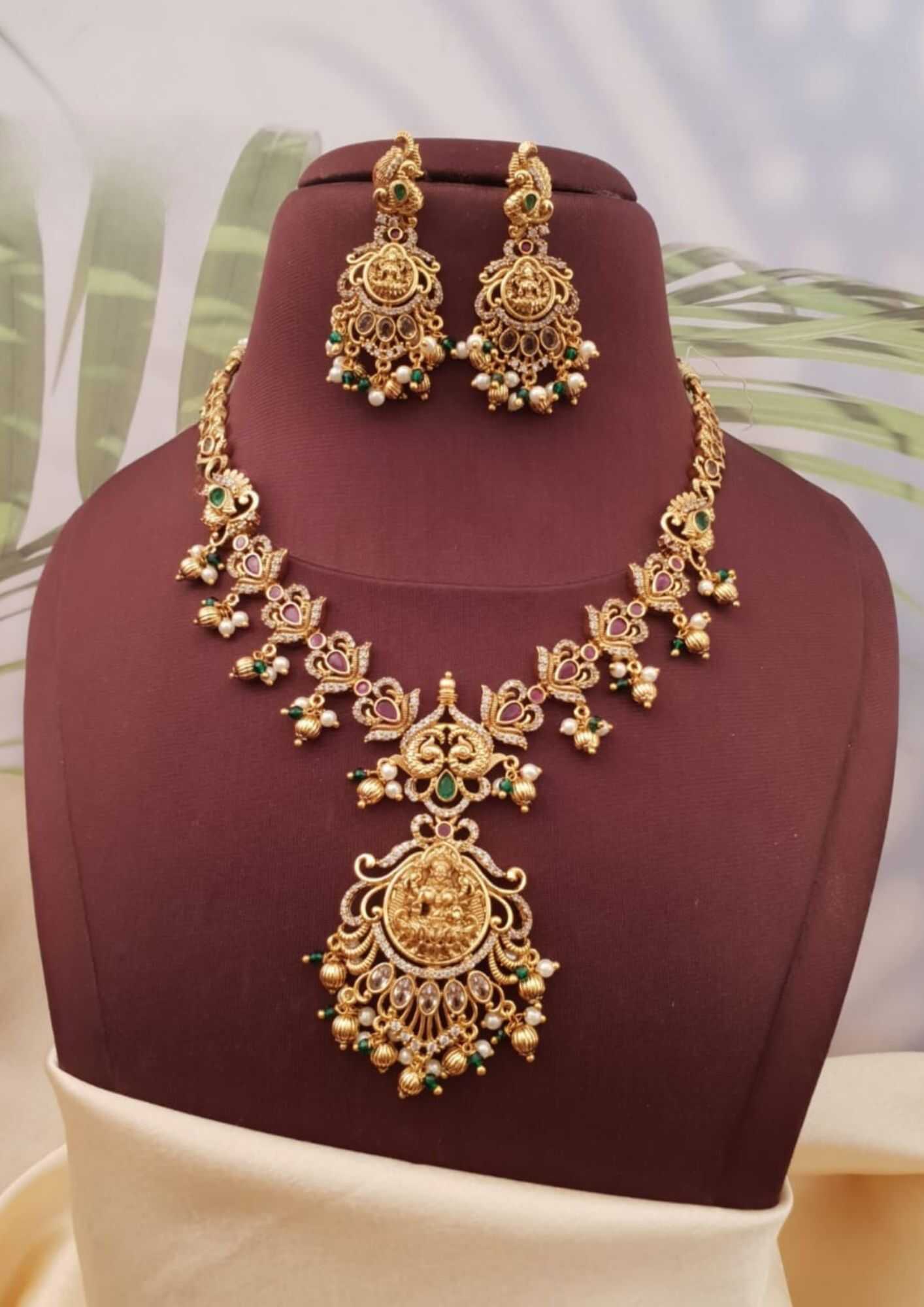 Kundan stone 18k gold platted temple jewellery necklace with earrings