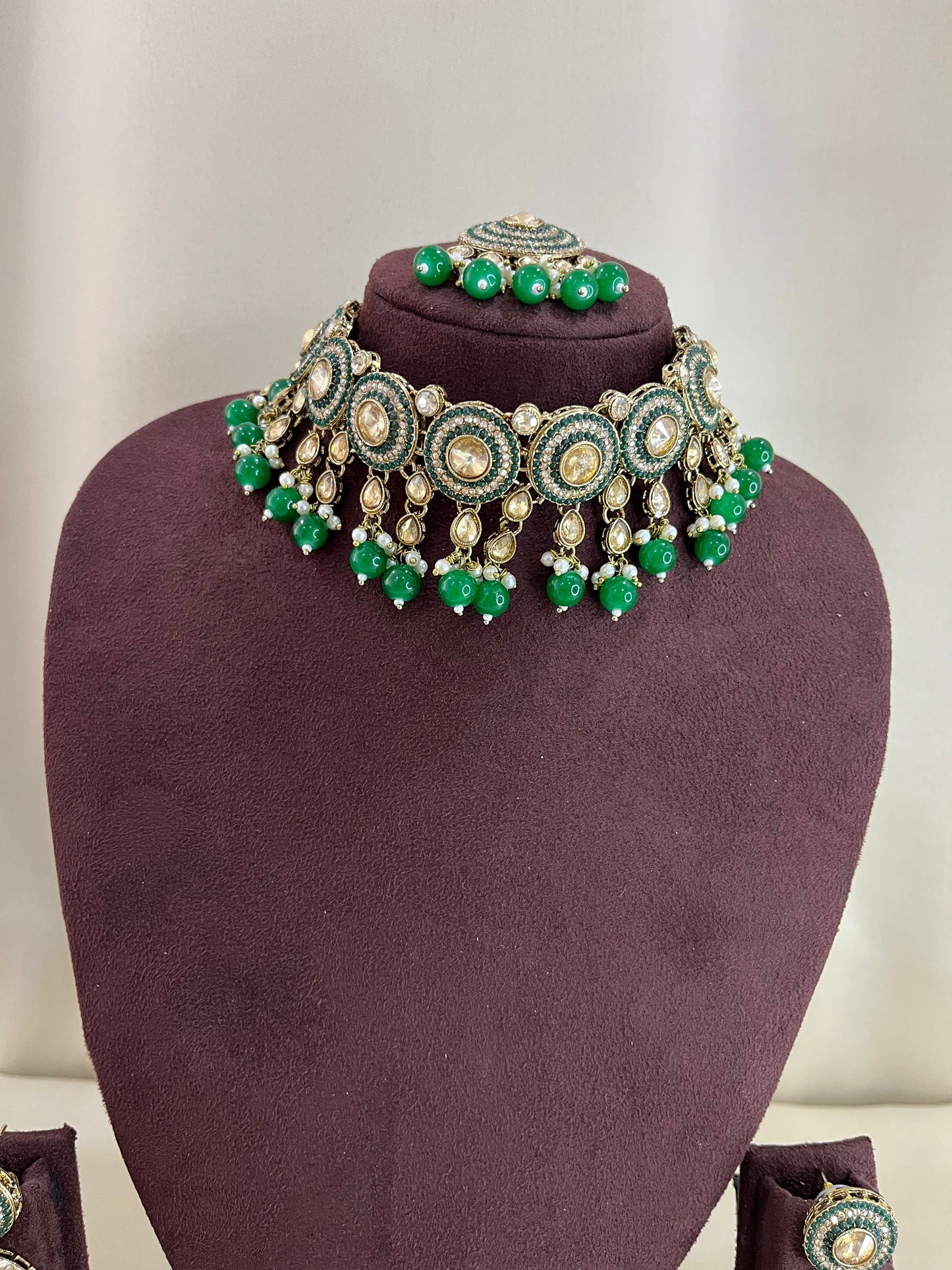 AD Choker Set With Paasa - Emerald Beads