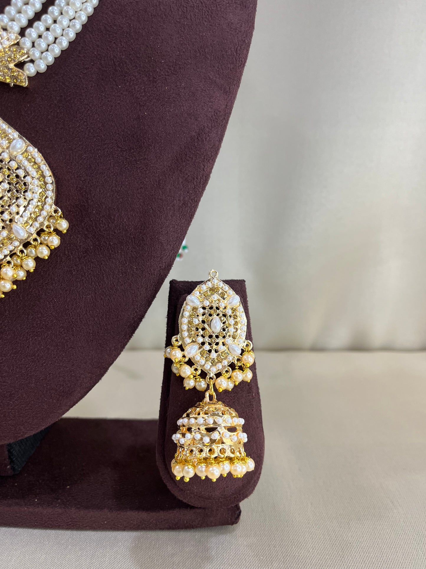 Jadau Nizami Necklace Set with Tika - Pearl Gold