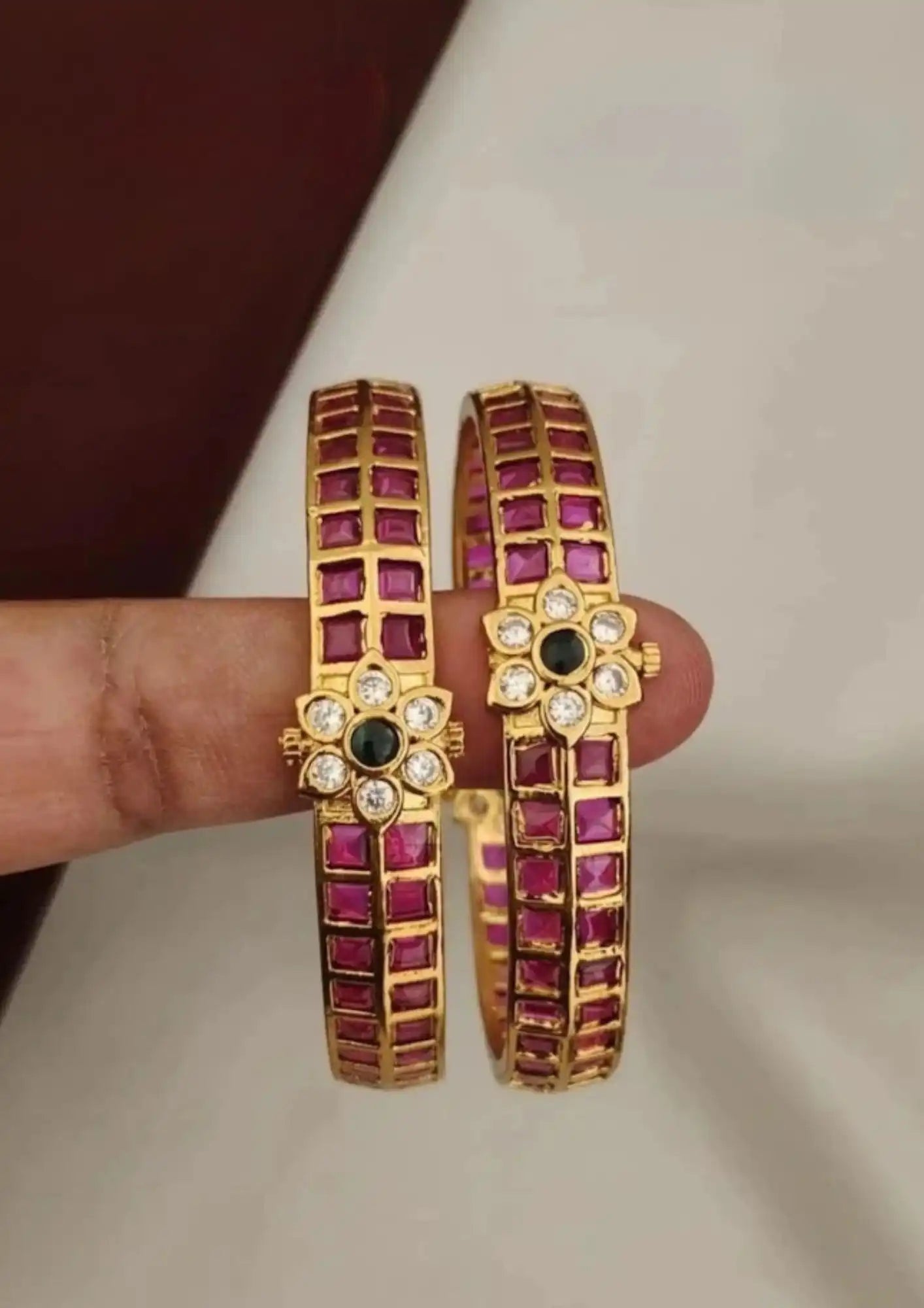 Jadau Kundan Bangles Imitation Jewellery Online | Sonaaz India
