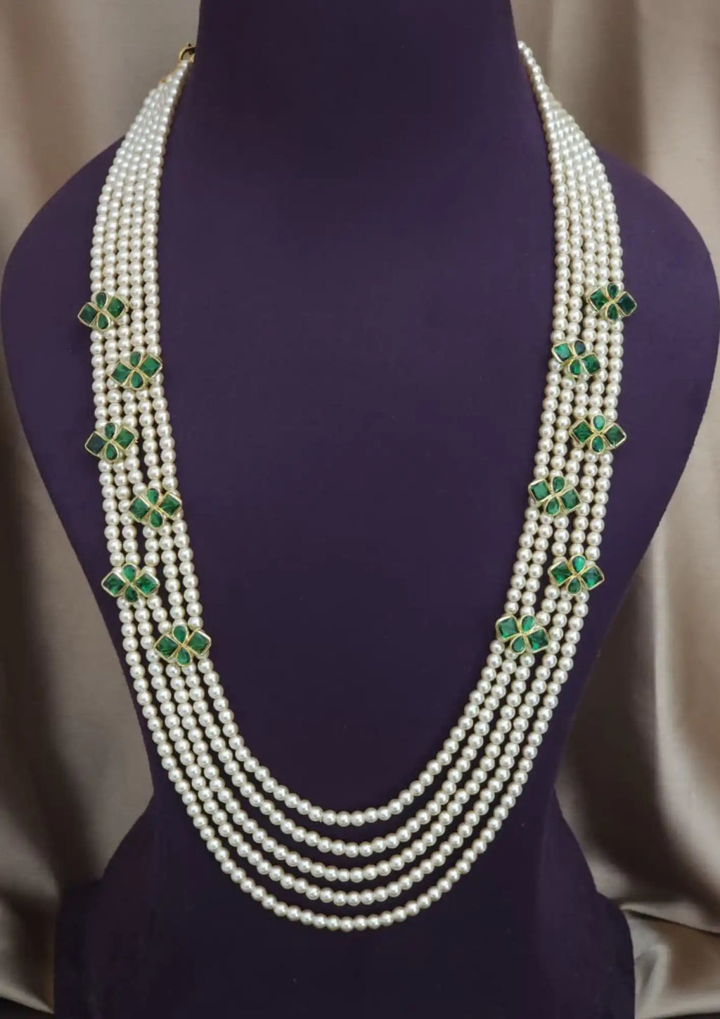 Kundan stone  and pearls necklace