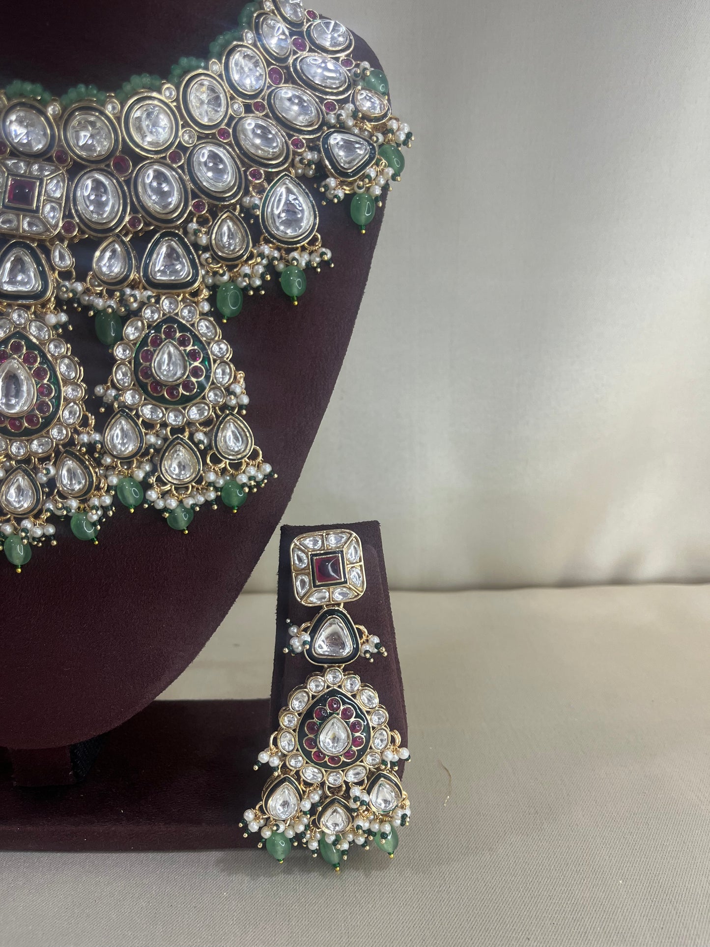 Full Bridal Moissanite Kundan Set With Tika - Mint Ruby