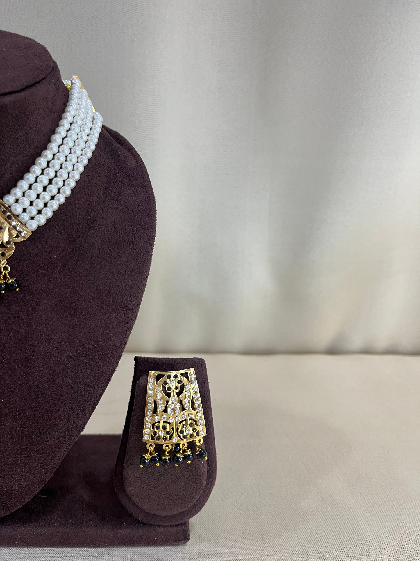 Jadau Nizami Necklace Set - Black