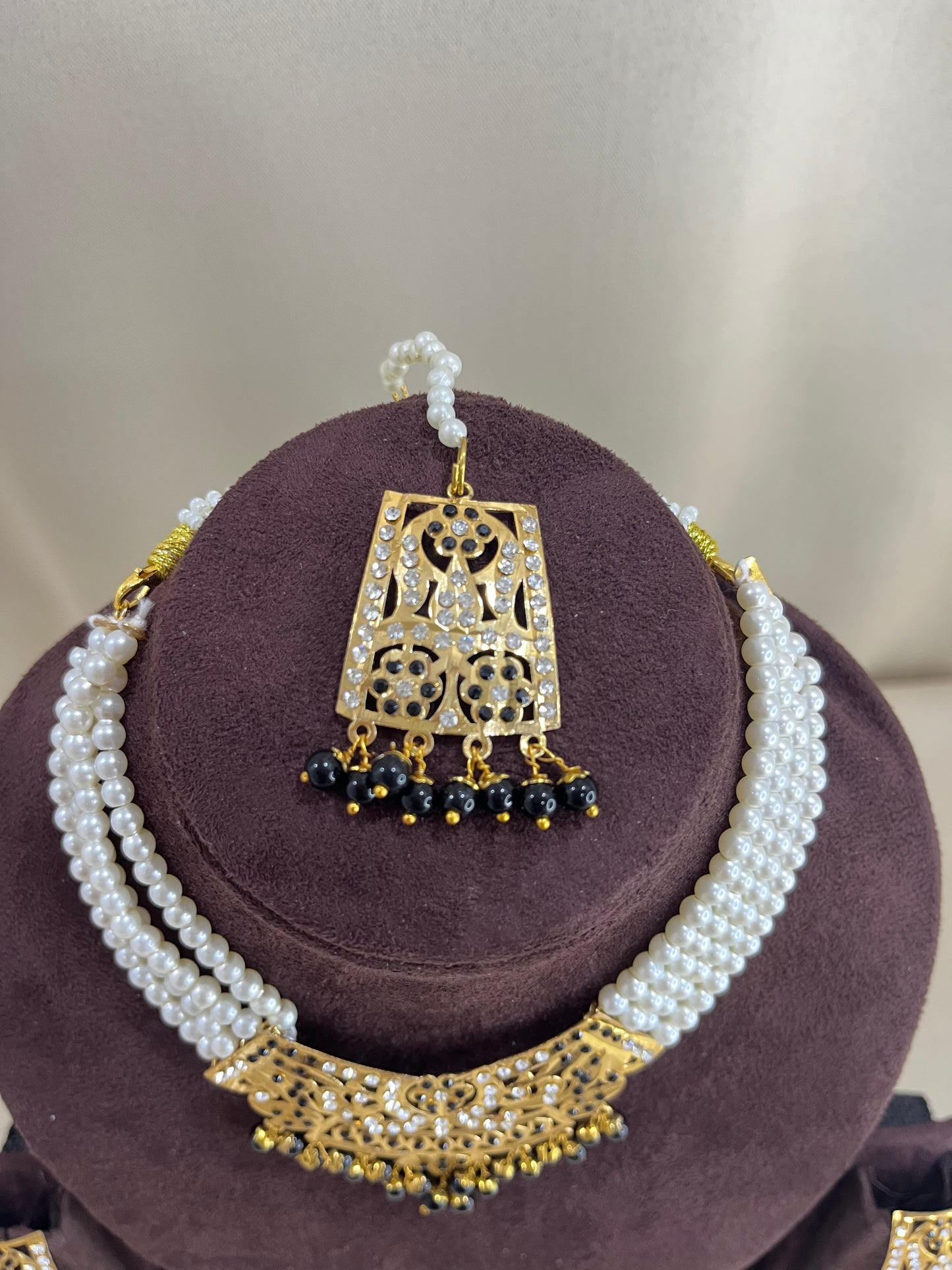 Jadau Nizami Necklace Set - Black