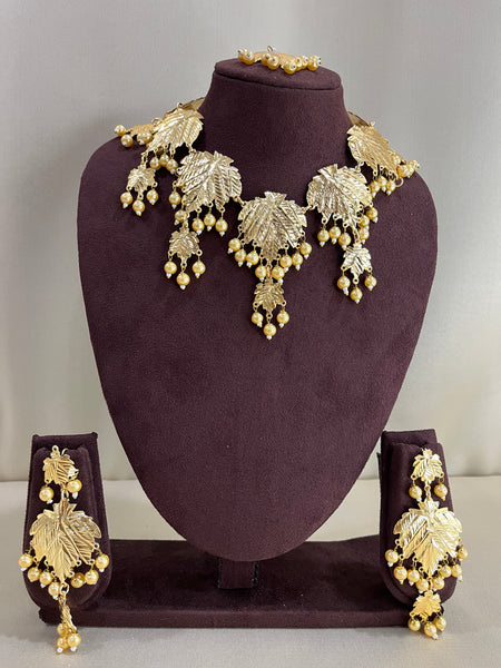 Heritage Lotus Light Weight Necklace Set - Gold