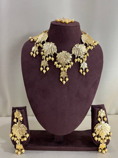 Heritage Lotus Light Weight Necklace Set - Gold