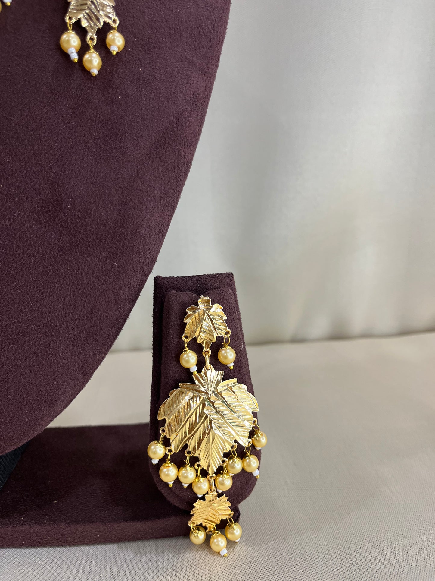 Heritage Lotus Light Weight Necklace Set - Gold