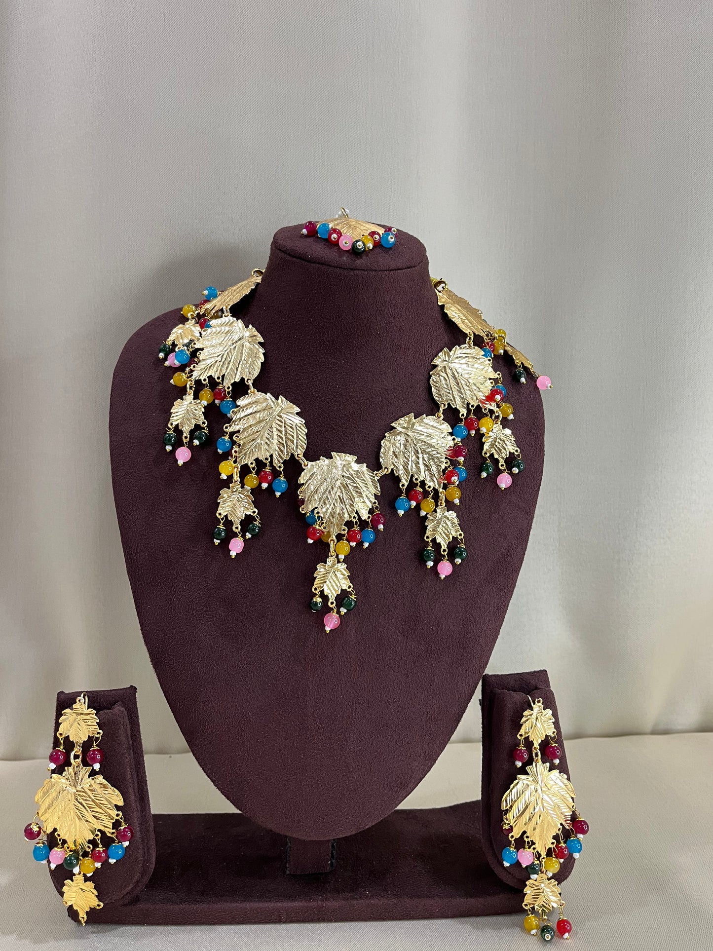 Heritage Light Weight Lotus Neckalce Set - Multi