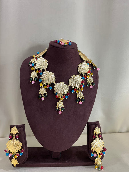 Heritage Light Weight Lotus Neckalce Set - Multi