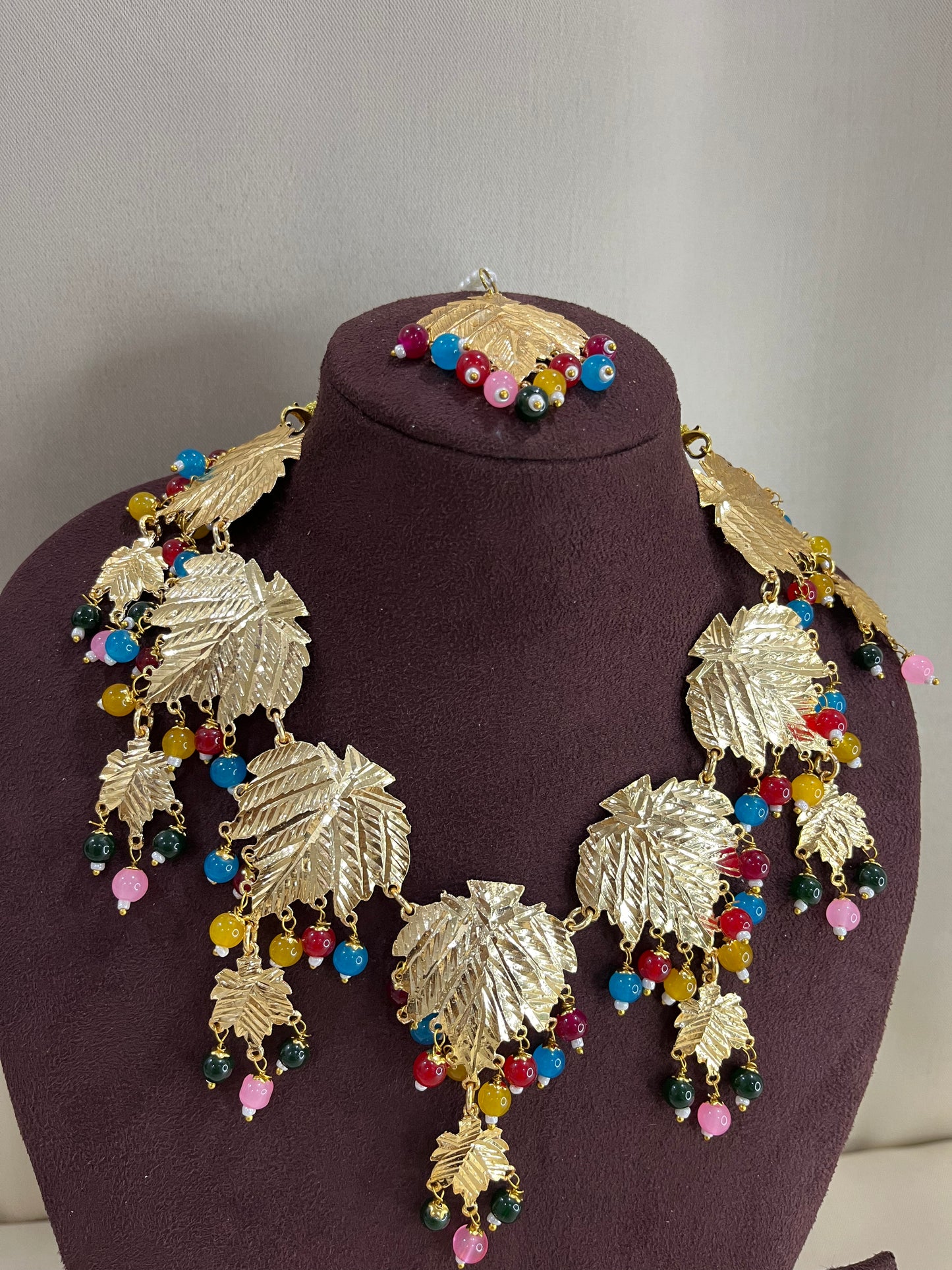 Heritage Light Weight Lotus Neckalce Set - Multi