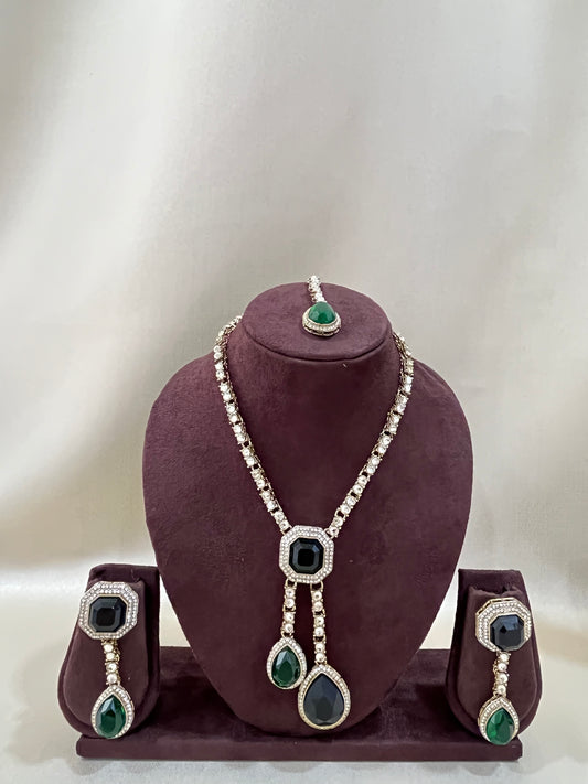 Delicate Kundan Necklace Set - Bottle Green
