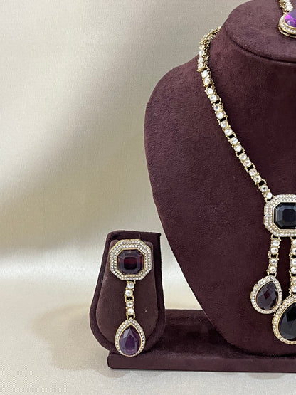 Delicate Kundan Necklace Set - Purple